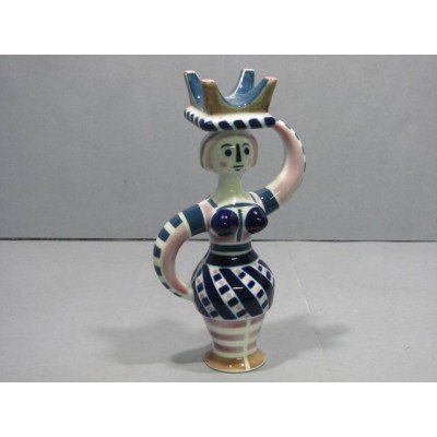 Figura popular mujer con taburete **