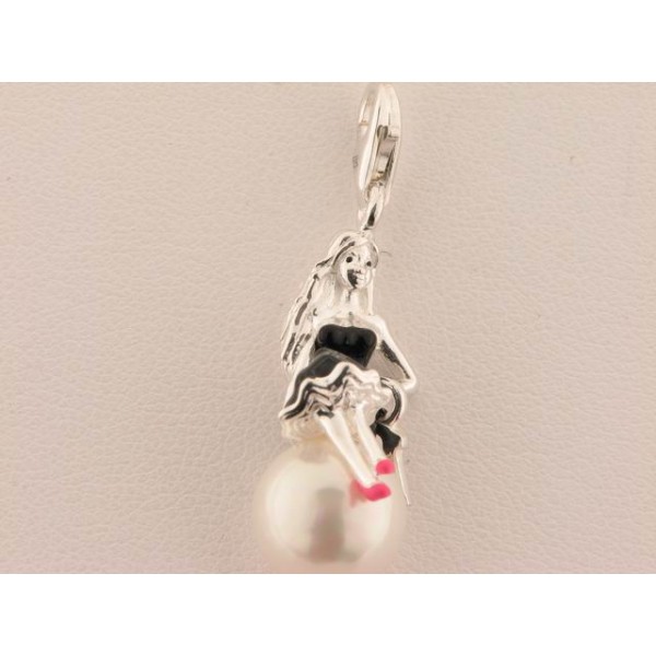 Charm Barbie Plata Esmalte Perla
