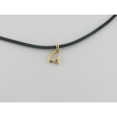 Viceroy colgante letra "G" acero chapado dorado