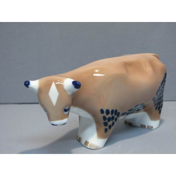 Vaca nº 1 marrón (cabeza alta)